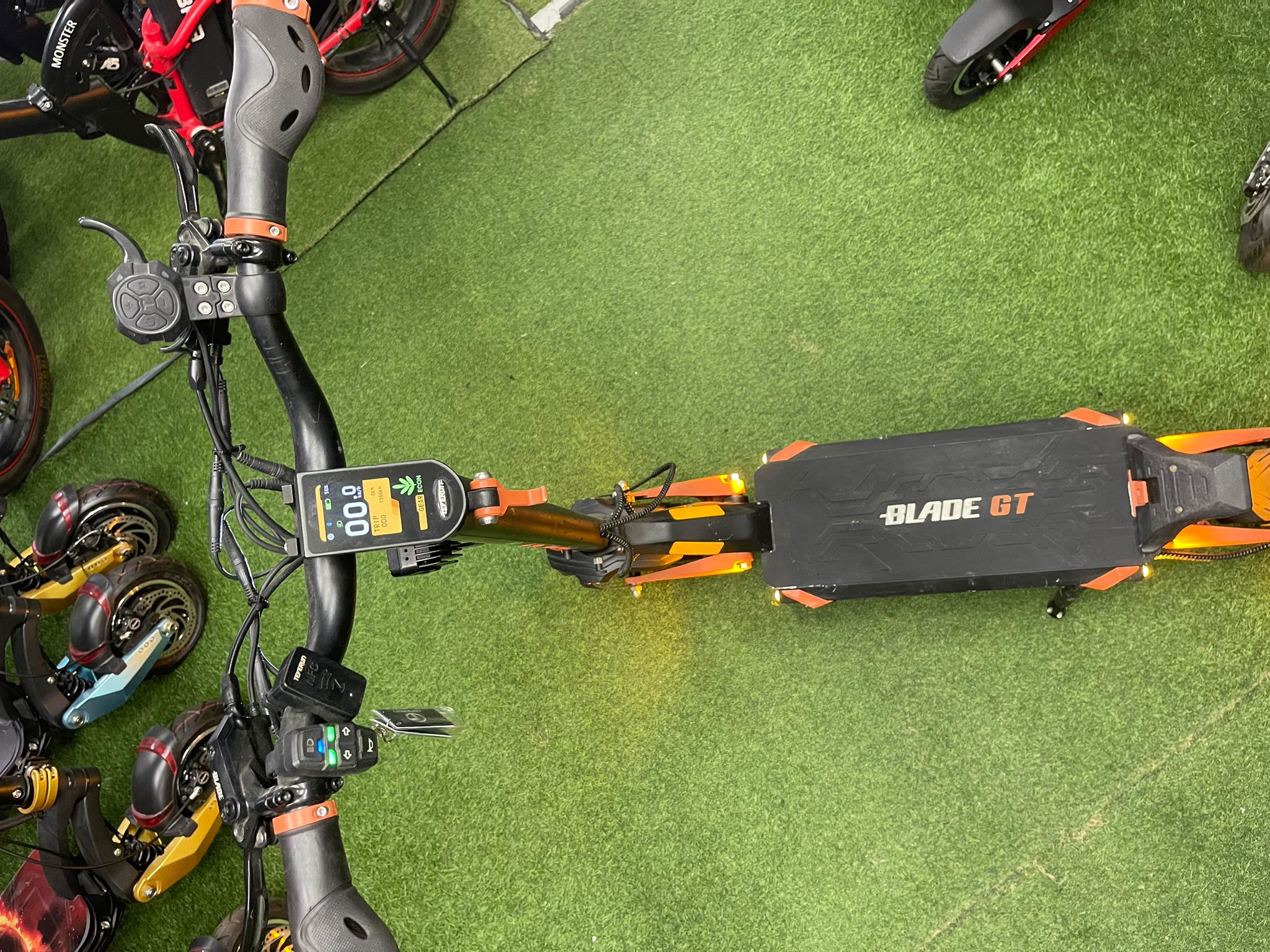 קורקינט חשמלי - Blade GT 48 וולט 23.4 אמפר יד שנייה!